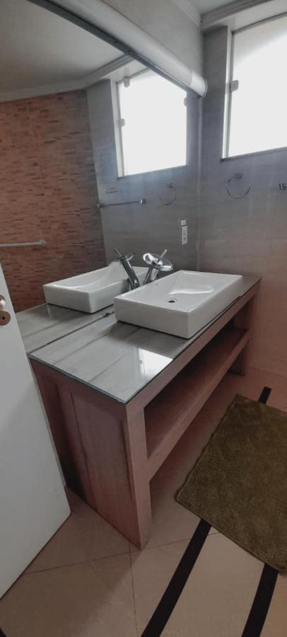 Lindo Apartamento No Coracao Da Cidade - Apartamento Inteiro Ou Seja Nao E Compartilhado Com Outras Pessoas - Perto De Tudo - 2 Quartos - Ar Condicionado - Churrasqueira - Cozinha Completa - 120 Metros Quadrados Ao Todo - Quartos Com 12 Metros Quadra Uniao Da Vitoria Ngoại thất bức ảnh